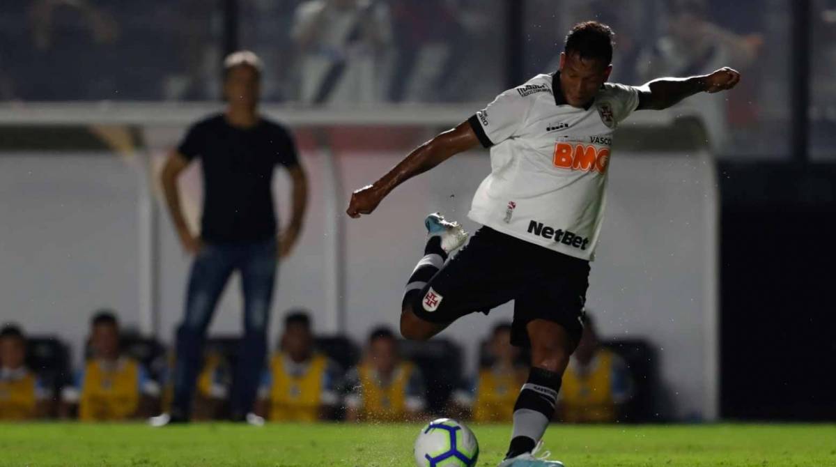 Rio, 23/10/2019, Campeonato Brasileiro jogo entre Vasco x Grêmio válido pela pela 29ª rodada em São Januário, na foto gol do Guarin, Foto de Gilvan de Souza / Agencia O Dia