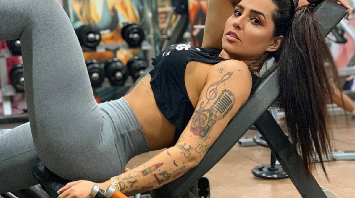 Perlla treina maquiada