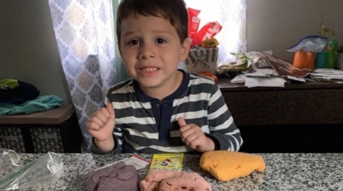 Menino foi encaminhado para o hospital com ferimentos no pescoço e no corpo - Reprodução/Correio da Manhã