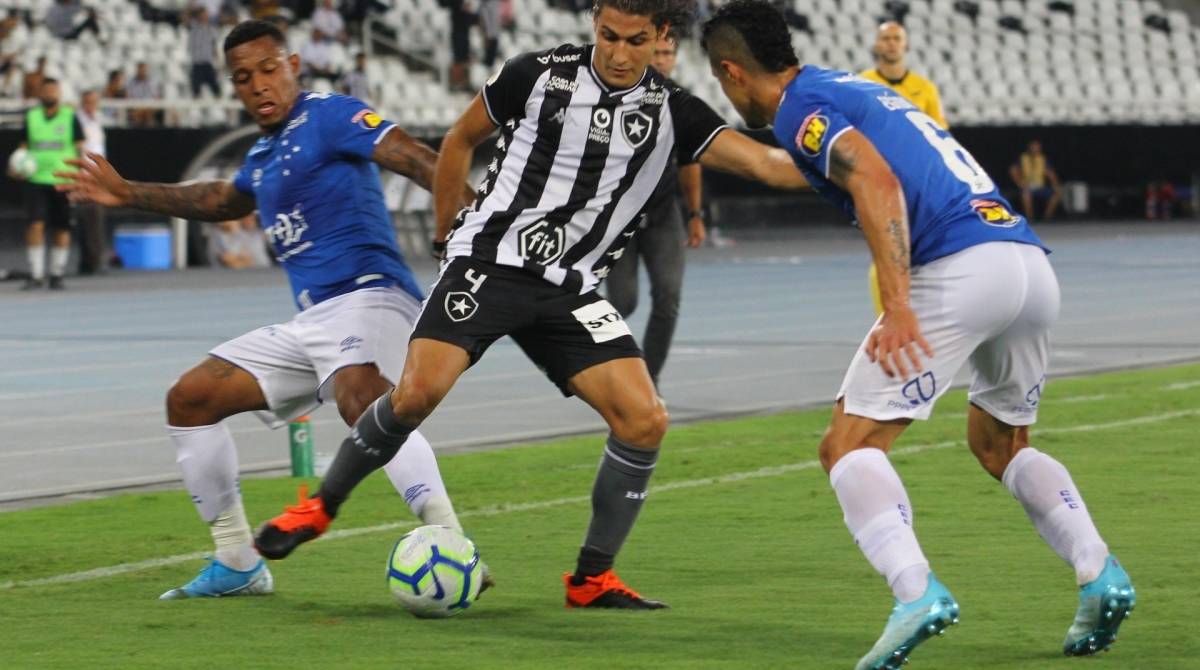 Torcida Comparece Em Bom Número, Mas Botafogo Decepciona E é Derrotado ...