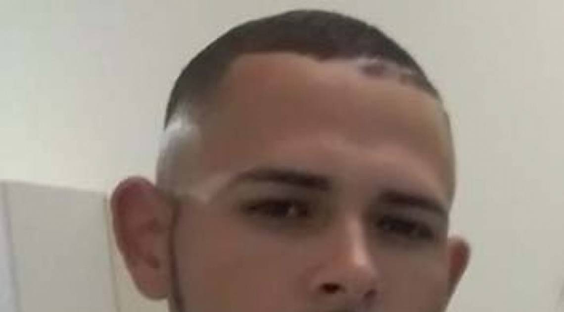 O motorista Alan Lopes deu uma senhora ajuda para a passageira