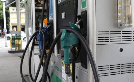 Associação comenta possível ajuda de R$ 400 para combustível: 'Caminhoneiros não querem esmolas'