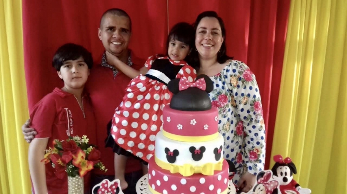 Bárbara, de Caxias, se mudou com a família para Petrópolis há dois anos. Eles vão morar no Bosque de Nogueira - ARQUIVO PESSOAL