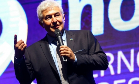 Marcos Pontes revela mágoa após corte de verba e diz que pensou em deixar o governo