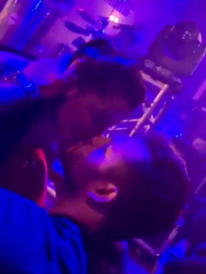 Maraísa beija fã em show no Mato Grosso