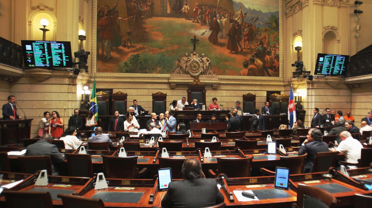 Vereadores da Câmara avaliam que, em caso de derrota, projeto deve ficar para o próximo prefeito - Estefan Radovicz 