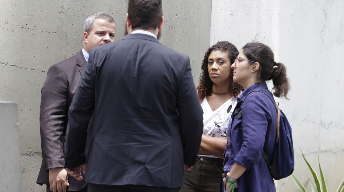 Rio,05/11/2019 -BARRA DA TIJUCA- DH da Capital, Caso da menina Agatha Felix, morta por bala perdida no Alemao.Na foto, Vanessa Sales Felix com seus advogados .Foto: Cléber Mendes/Agência O Dia