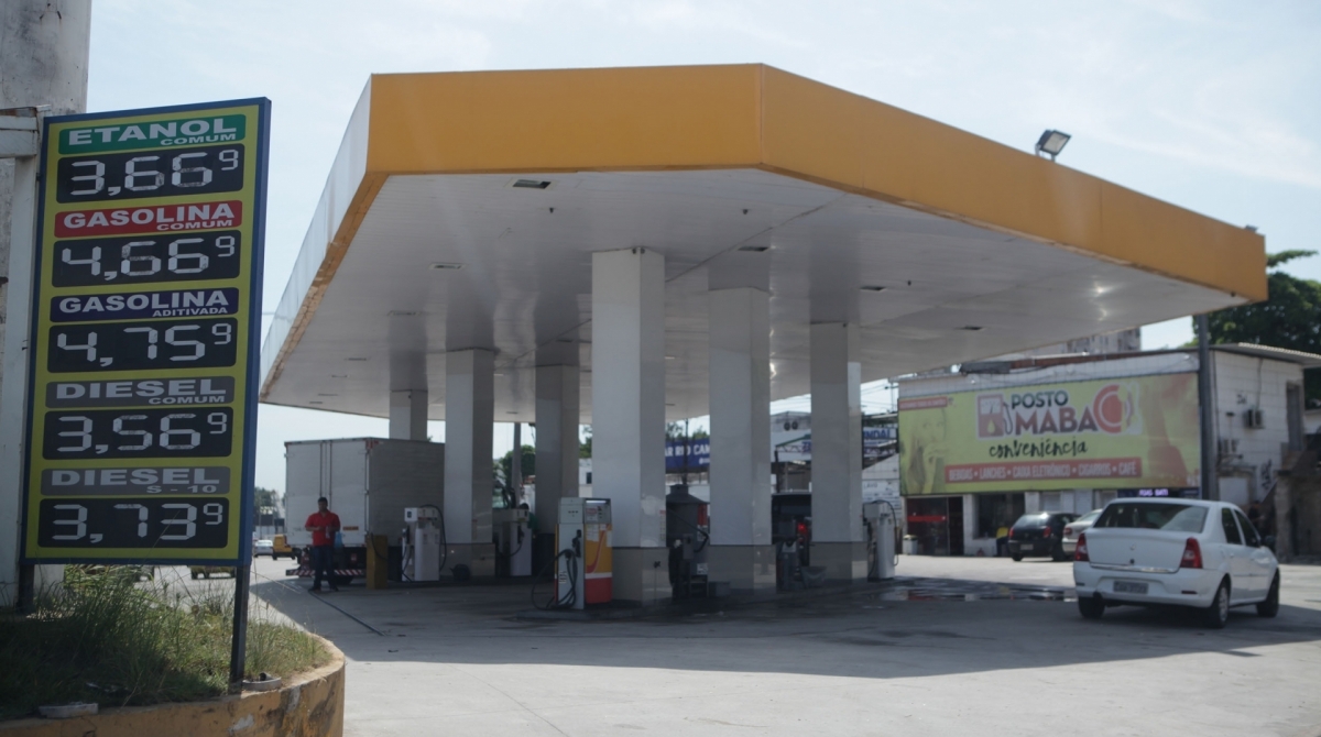 Rio, 05/11/2019, - ESPECIAL - Posto de combustivel que funcionava com bambas adulteradas. Parada de Lucas, Zona norte do Rio. Foto: Ricardo Cassiano/Agencia O Dia.