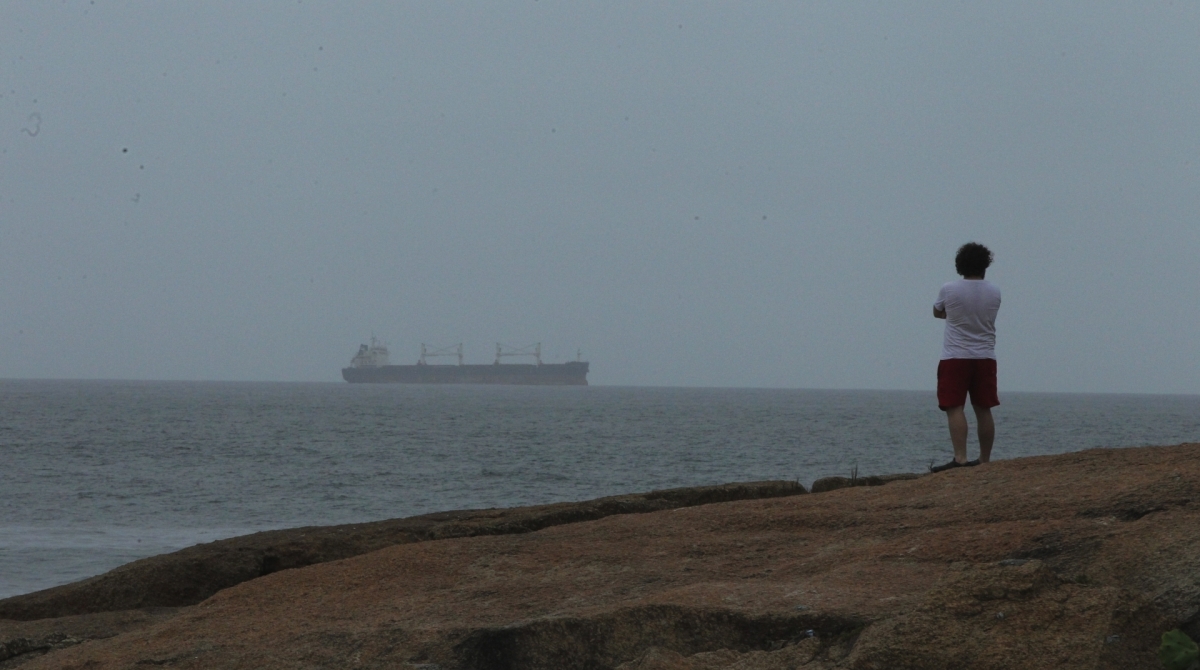 Tempo fechado e abafado em Ipanema, Zona Sul do Rio.