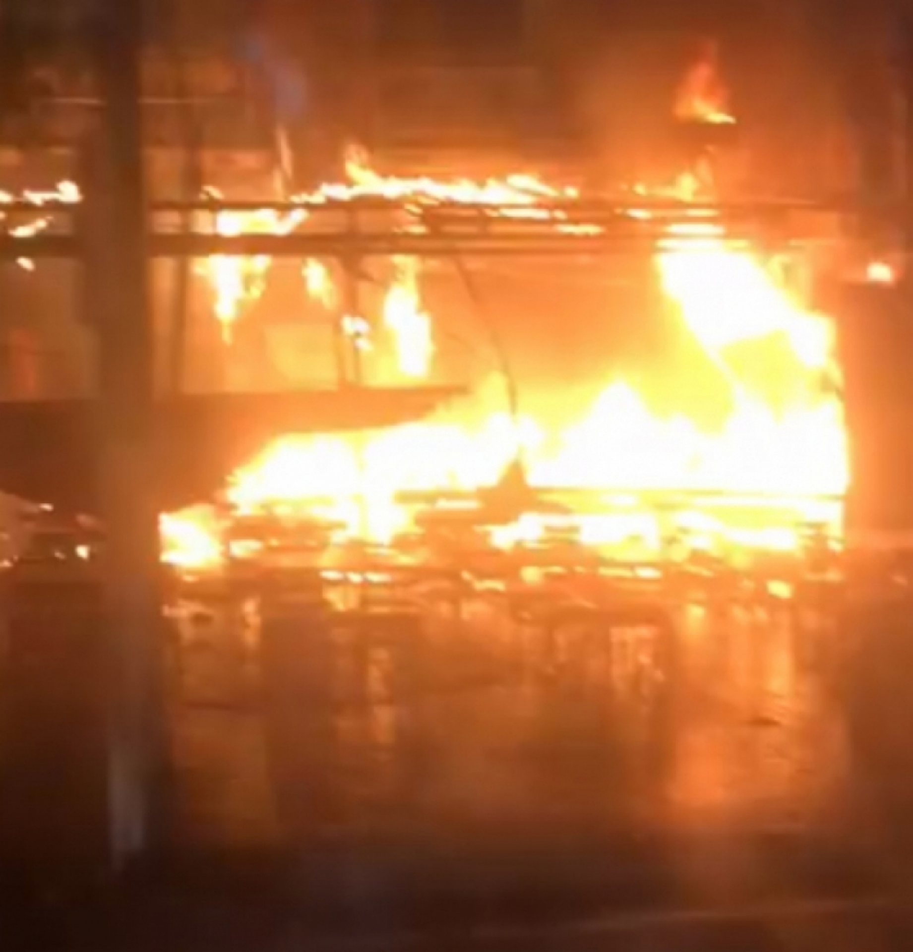 Incêndio atinge Barkana, em Niterói 