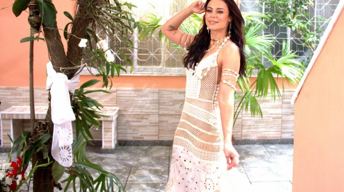 Paolla Oliveira participa de gravação de clipe da Grande Rio