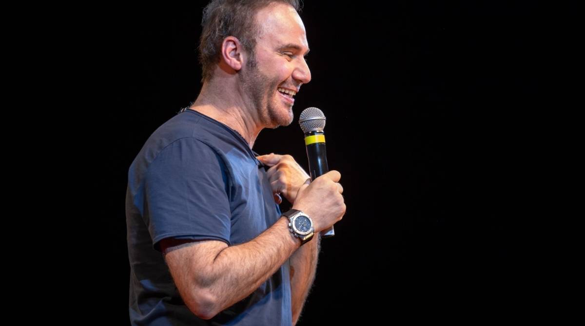 O anfitrião Diogo Portugal, curador do Risorama, estará no palco nos dois dias do Risorama Rio de Janeiro 
