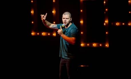 Victor Sarro revela tática para tentar inibir os inimigos da internet