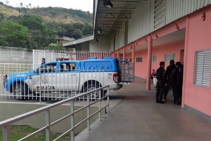 Policial foi operado no Hospital Alberto Torres