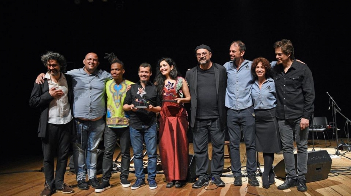 Os dois homenageados com os produtores do festival e Rafael Mike