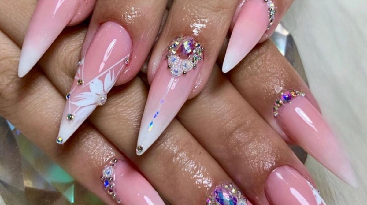 Wallace Costa virou referência em unhas na comunidade Kelson's com serviços e cursos de manicure