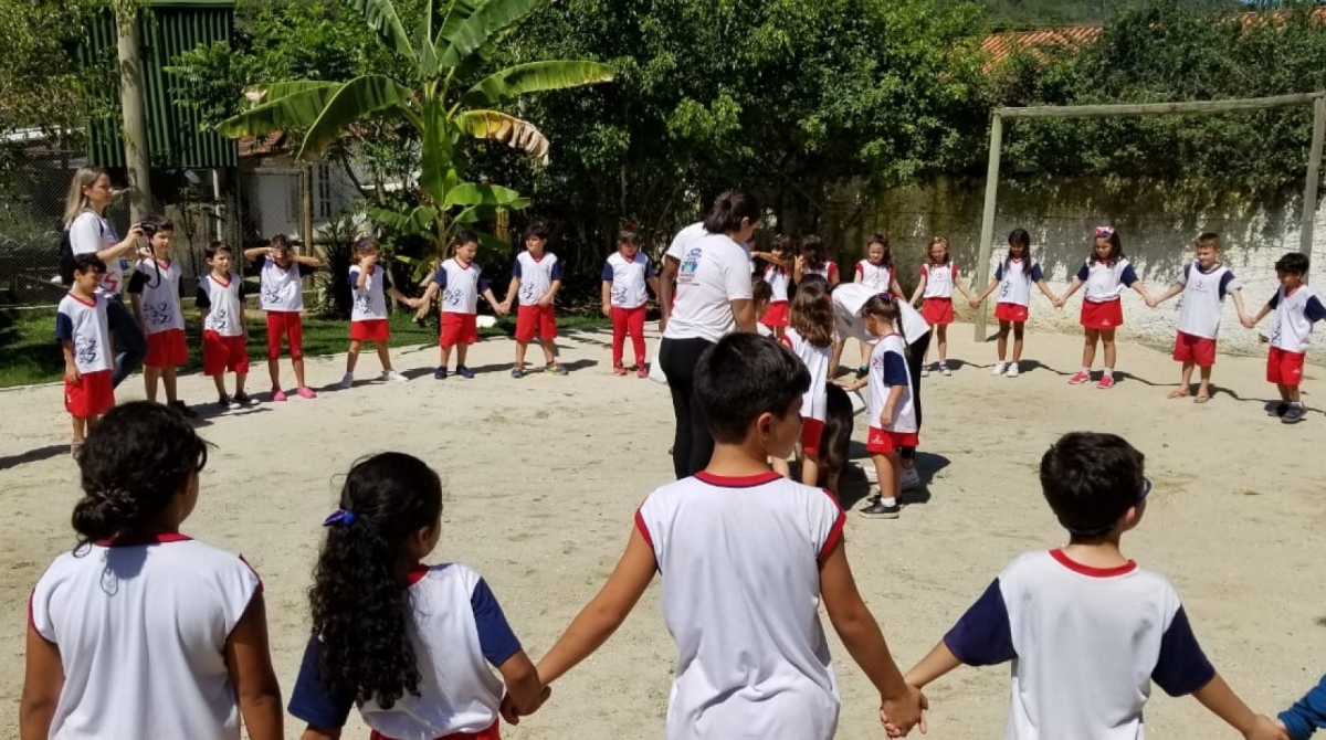 Crianças em festinhas escolares no Sítio Festa na Floresta 