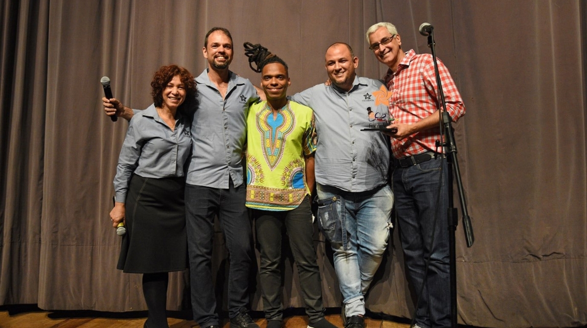 Os produtores com o secretário de Cultura Marcus Monteiro