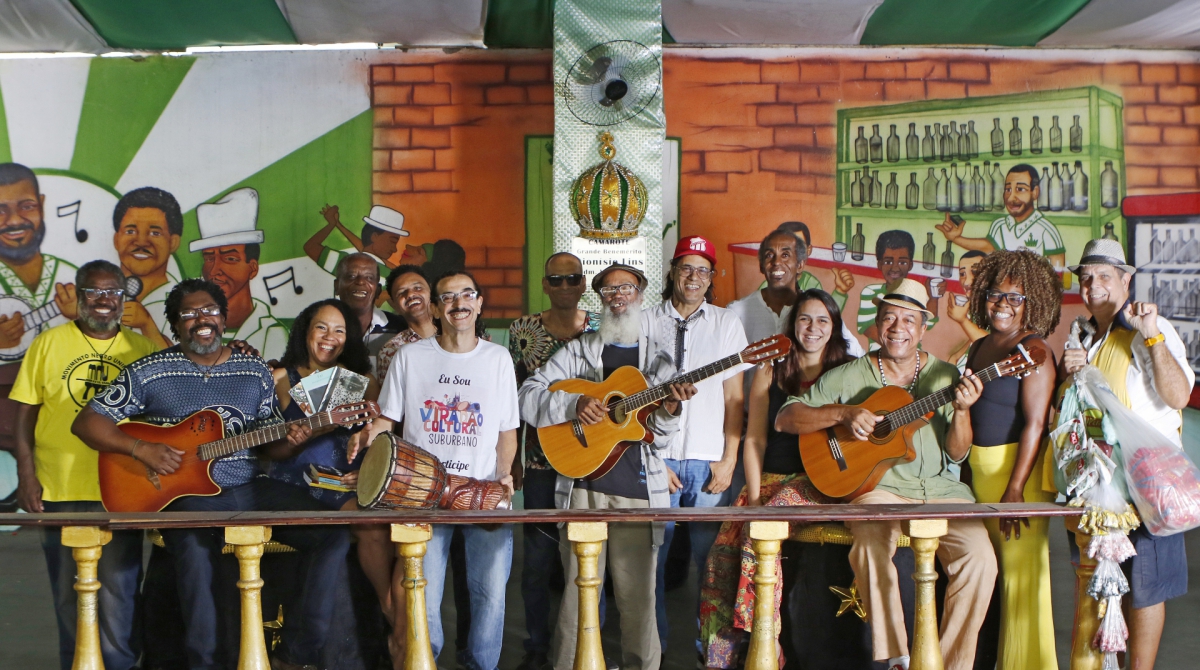 Artistas se reúnem na quadra do Império Serrano: serão 36 horas  de muita literatura, música e teatro - Reginaldo Pimenta 