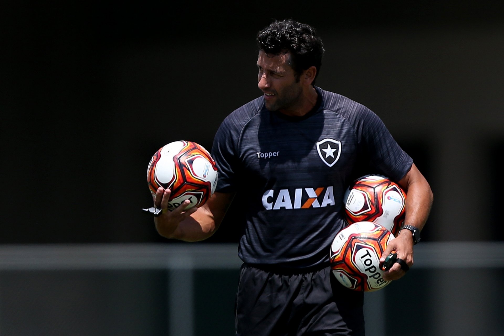 Atacante Wesley Moraes, do Aston Villa, é convocado para o lugar do  lesionado David Neres