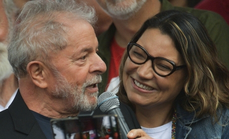 Em comício no Rio, Janja responde à provocação de Bolsonaro