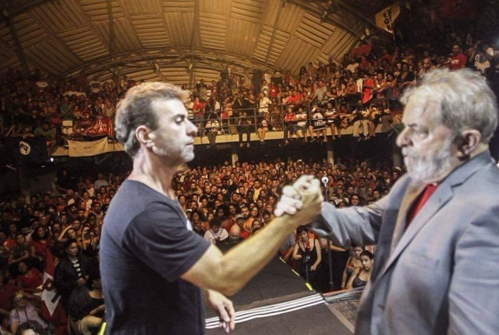 O deputado Marcelo Freixo, pré-candidato a prefeito, usou a foto acima com Lula na rede social