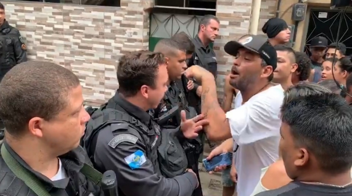 Moradores se indignaram com a morte do garçom e protestaram ontem à tarde; viradão cultural que ocorreria no local foi cancelado - Reprodução de vídeo