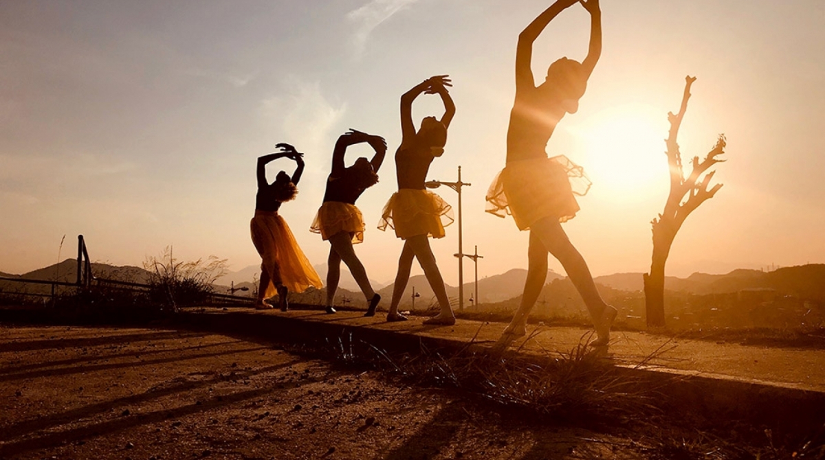 Bailarinas e artistas em geral do Complexo do Alemão estão nos cliques de Josiane Santana - Josiane Santana/Reprodução