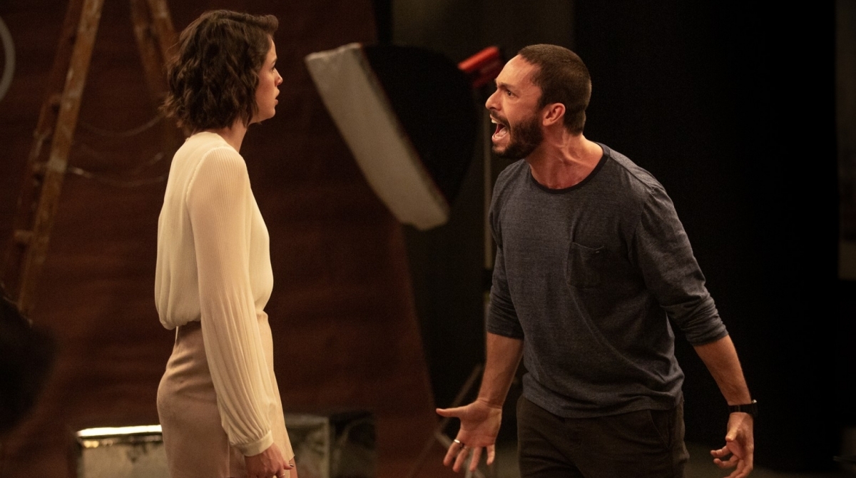 Josiane (Agatha Moreira) e Téo (Rainer Cadete) em \'A Dona do Pedaço\'