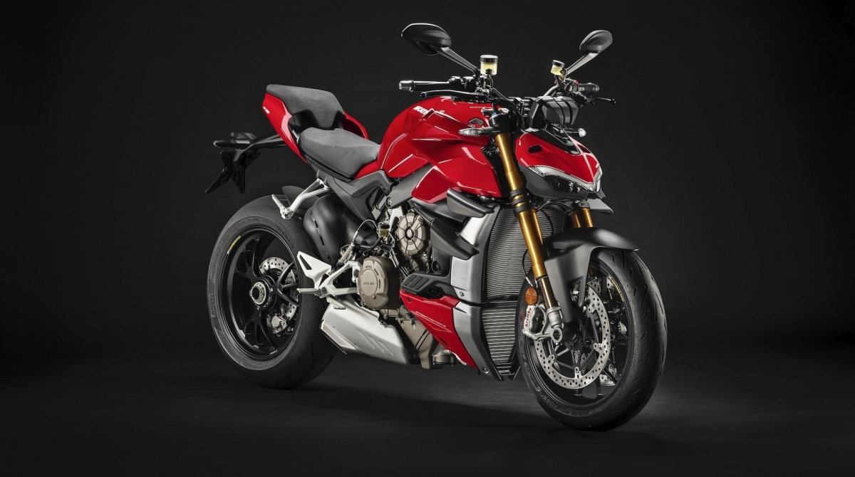 A escolha dos materiais foi feita com base no que poderia proporcionar a maior redução de peso, chegando nos 178 kg