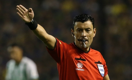 Árbitro de jogo decisivo do Flamengo na Libertadores já puniu Gabigol por lance curioso