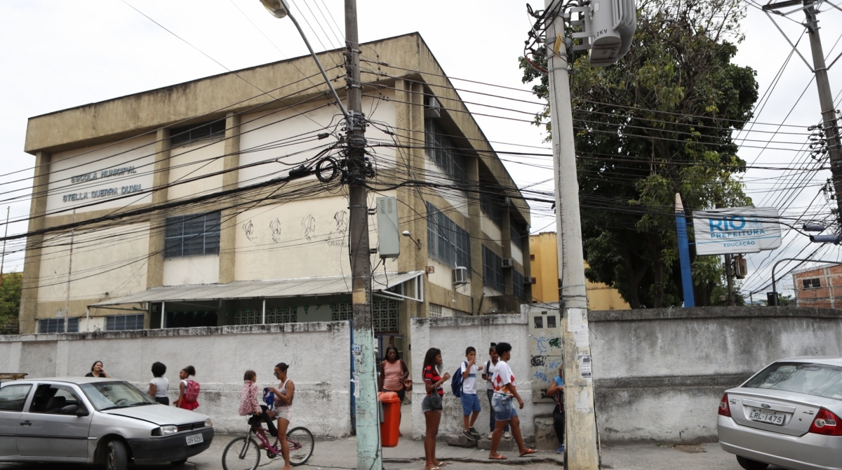 A Escola Municipal Umbelino de Oliveira Gomes - Gilvan de Souza