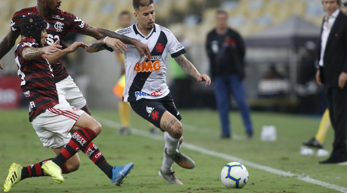 Flamengo empata com Fluminense e perde chance de colar nos líderes