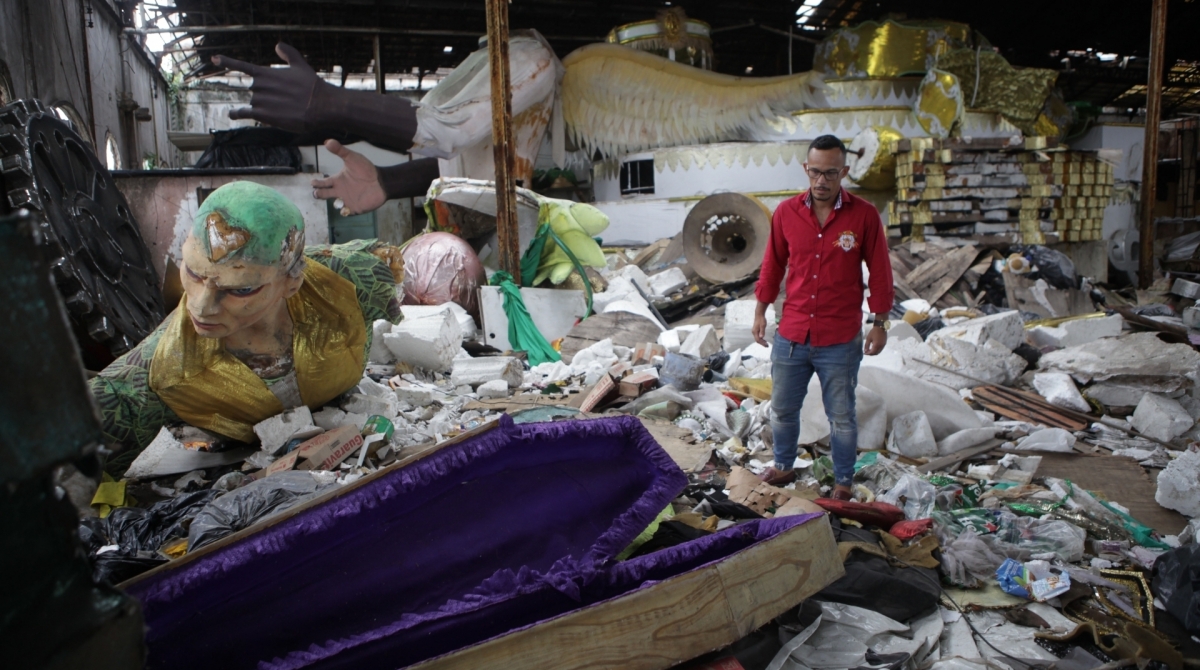 Rio, 13/11/2019  - Precariedade das escolas de Samba do grupo A. Barracao da Porto da Pedra e Academicos de Santa Cruz., Zona da Leopoldina, Centro do Rio. Na Foto  Junior Cabeca. Foto: Ricardo Cassiano/Agencia O Dia