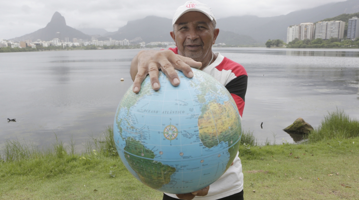 Rio,13/11/2019 -LAGOA- Torcedor do Flamengo, que viajou para o Chile na final da Libertadores de 1981 e Mundial do Japao do mesmo ano.Na foto, Moraes .Foto: Cléber Mendes/Agência O Dia - Cléber Mendes