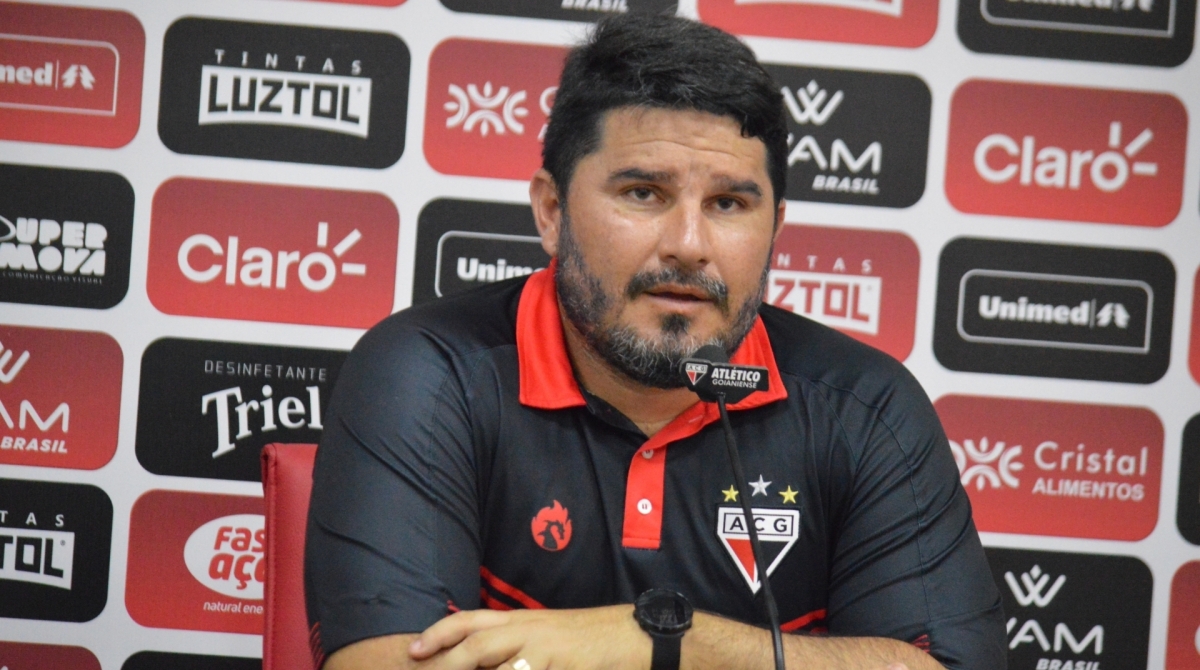 Ex-Botafogo e Atlético-GO, Eduardo Barroca pode pintar no Flu
- Divulgação Atlético-GO