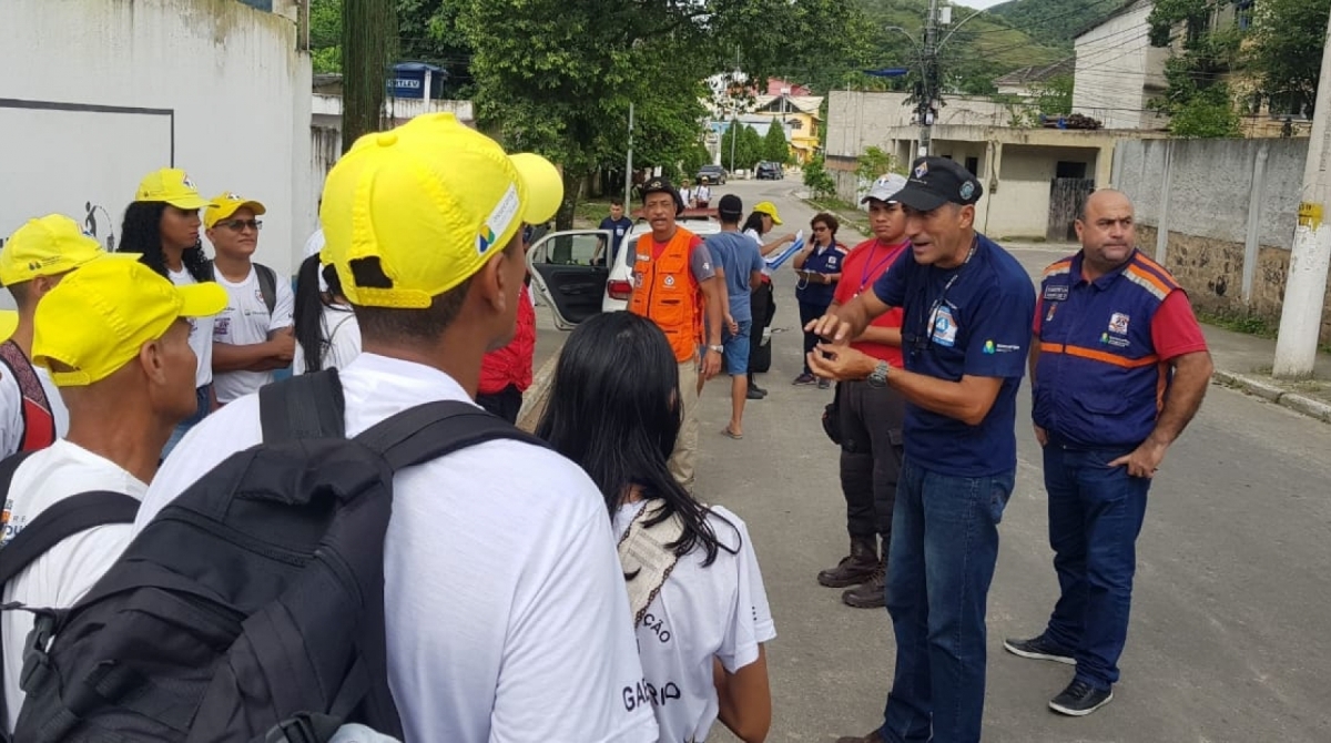 Duque de Caxias realiza exercício simulado de sirenes