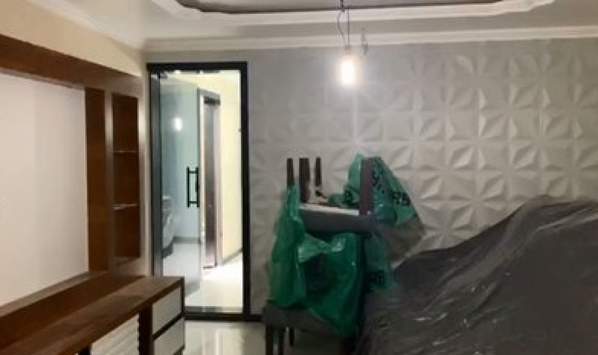 Vídeo suposta casa de traficante na Serrinha tem mural do Flamengo e