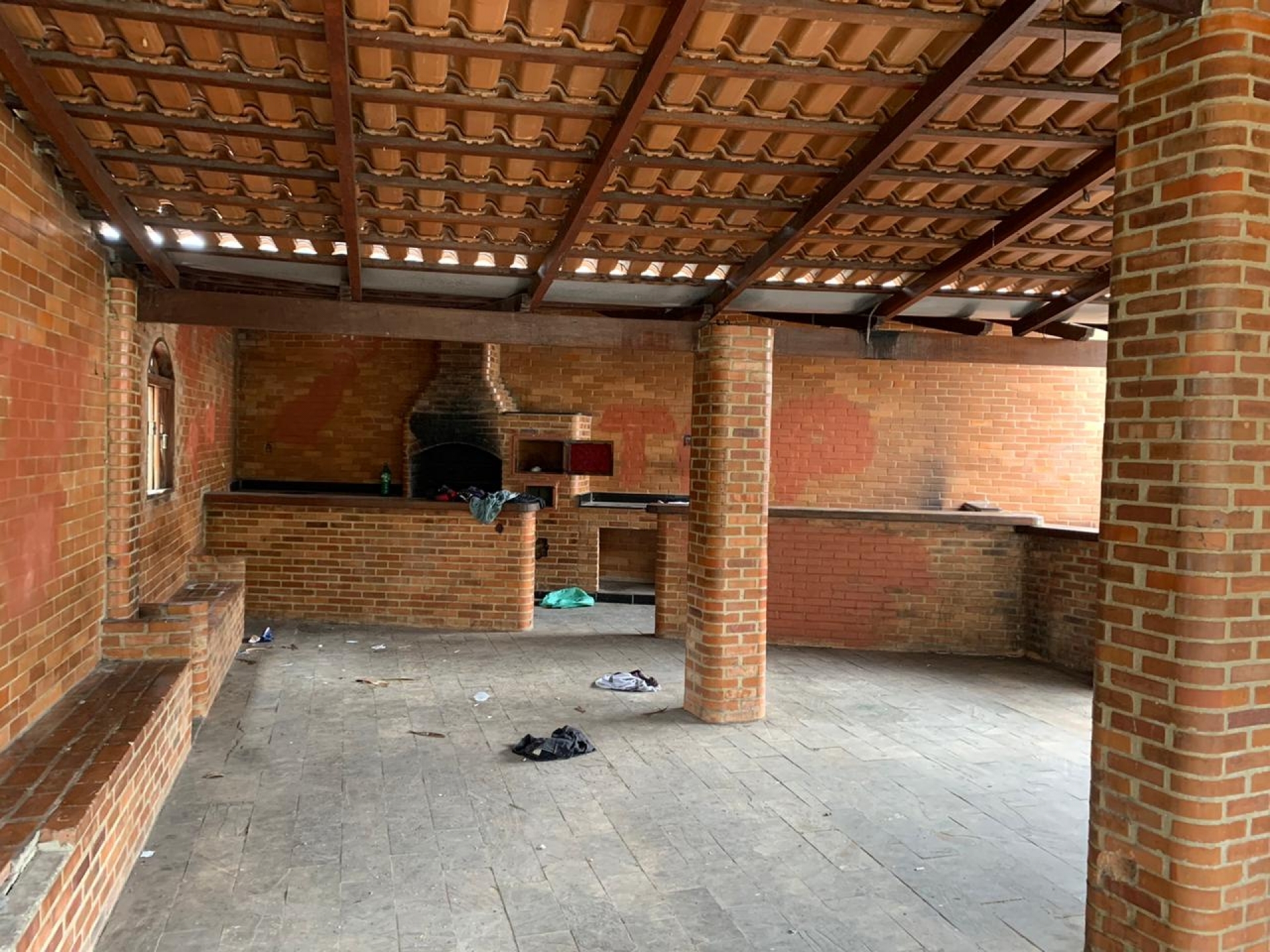 Vídeo suposta casa de traficante na Serrinha tem mural do Flamengo e