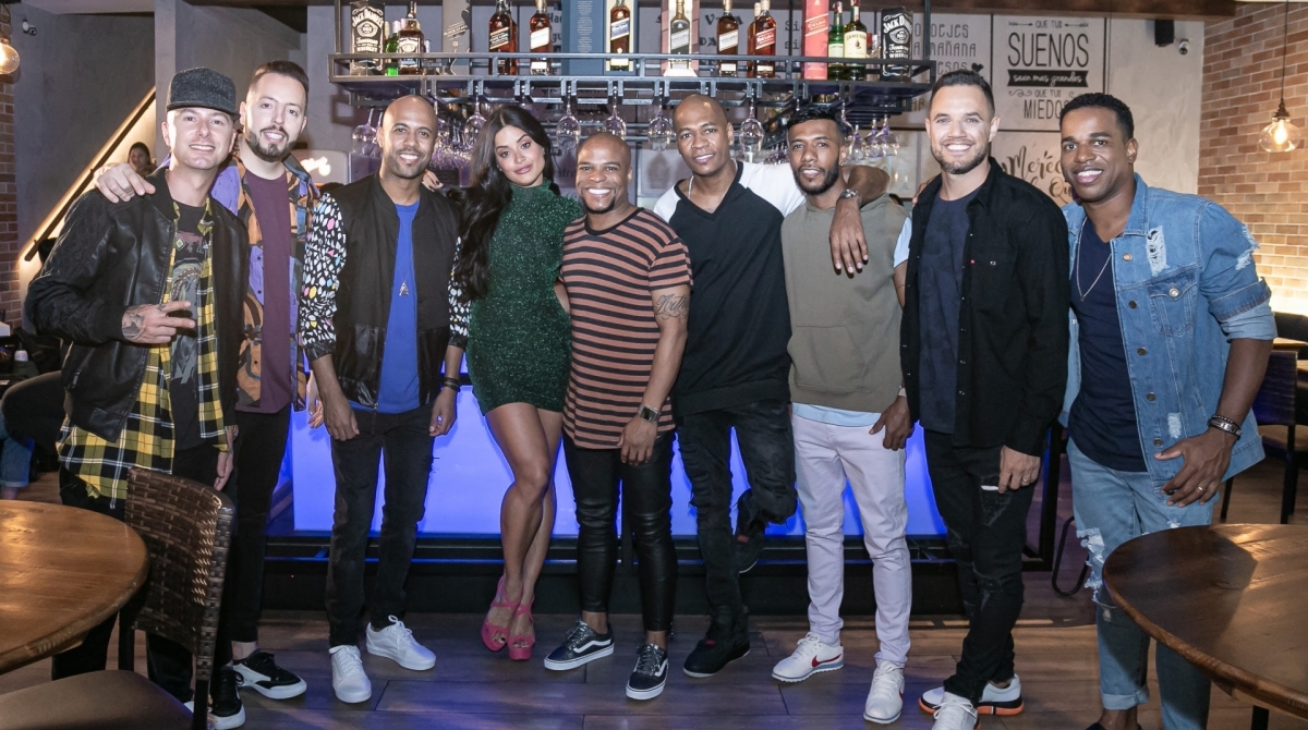 Aline Riscado é protagonista de novo clipe da Turma do Pagode