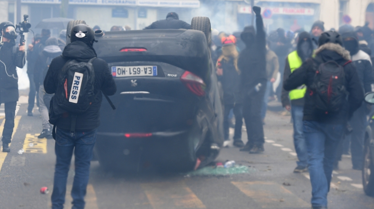 Manifestantes voltaram às ruas de Paris