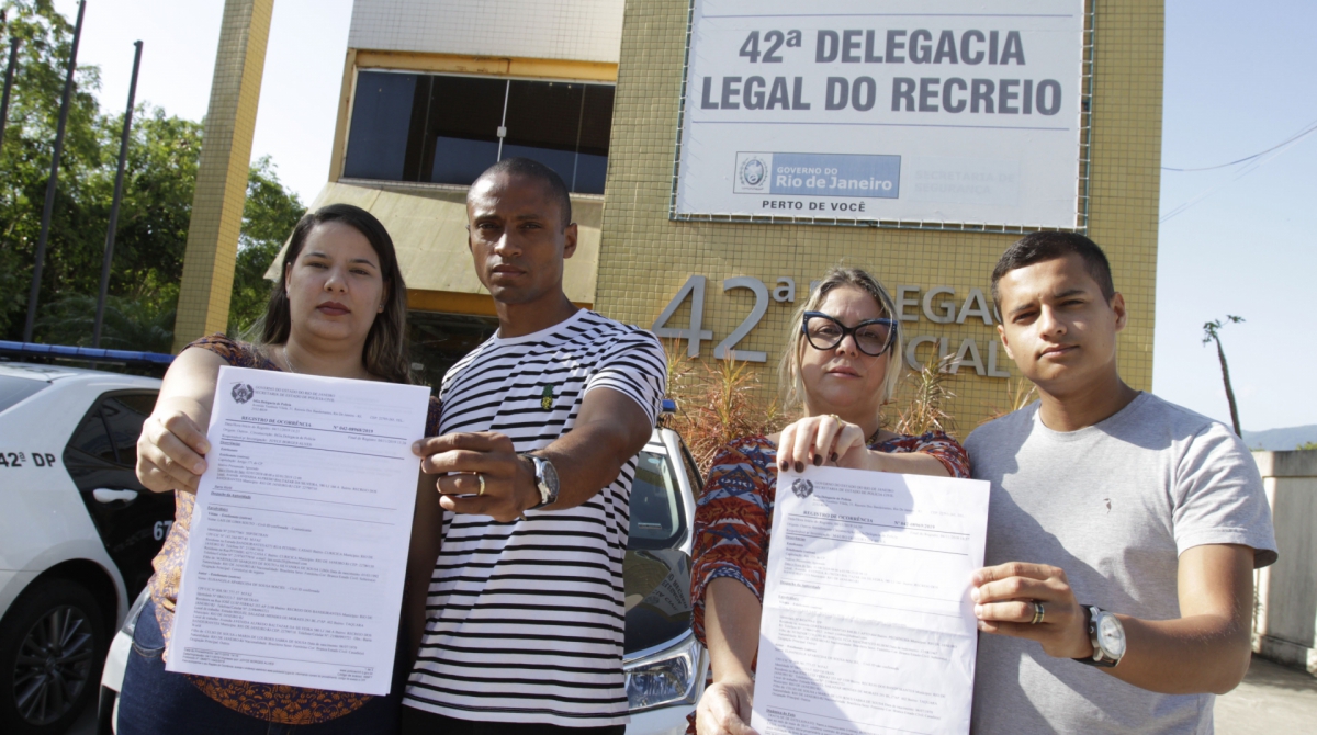 Casais que sofreram o golpe,Mario dos Santos, Laís de Lima, Rosimeria Rubin e Fabrício Lima