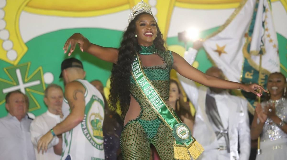 Iza é coroada rainha de bateria da Imperatriz Leopoldinense