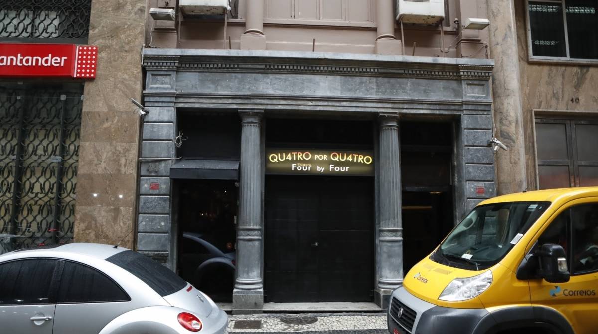 Rio, 18/11/2019, fachada da whisqueria Quatro por Quarto, na regiao Central da cidade, Foto Gilvan de Souza / Agencia O Dia