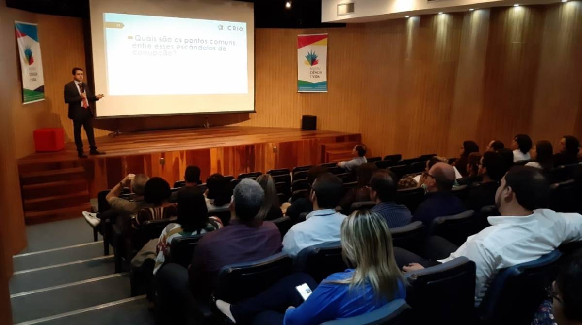 Caxias promove palestras para servidores