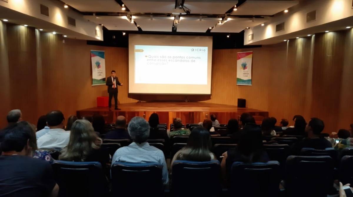 Caxias promove palestras para servidores