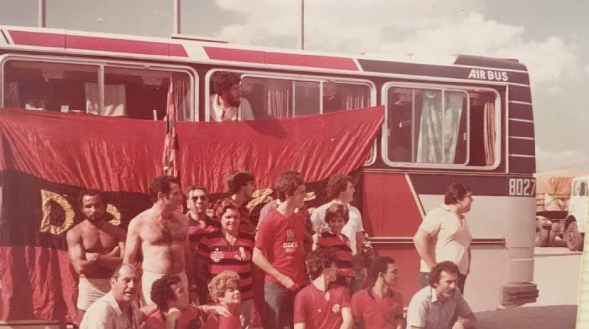 Moraes e o &ocirc;nibus indo para o Chile