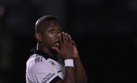 Vasco não pede prorrogação de empréstimo e Ribamar deve deixar o clube no fim do ano