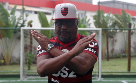 Rodinei se reapresenta ao Flamengo após empréstimo ao Internacional -  02/06/2021 - UOL Esporte