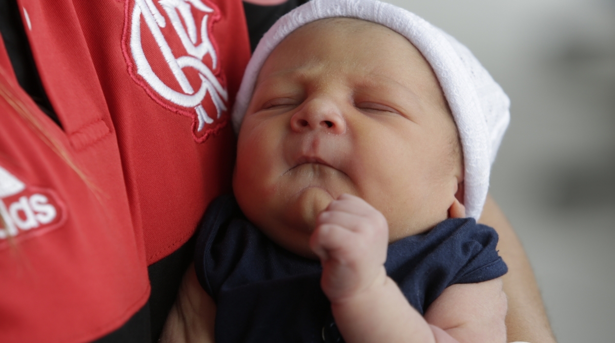 2019-11-24 - Pamela Marques, torcedora do Flamengo, teve um bebe ontem (23) no dia do titulo do Flamengo da Libertadores da America. Ela apos o jogo, resolveu mudar o nome do filho que seria Miguel para Gabriel, em homenagem ao Flamengo e ao jogador Gabriel, o Gabigol. Foto: Daniel Castelo Branco / Agencia O Dia